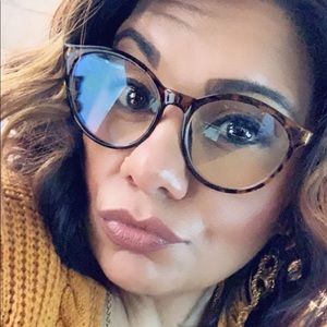 Meet your Posher, Natisha